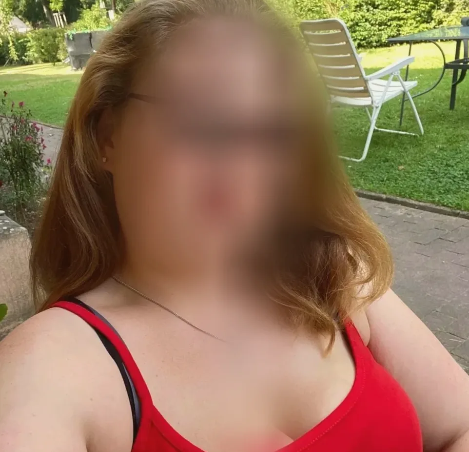 Noor, 29