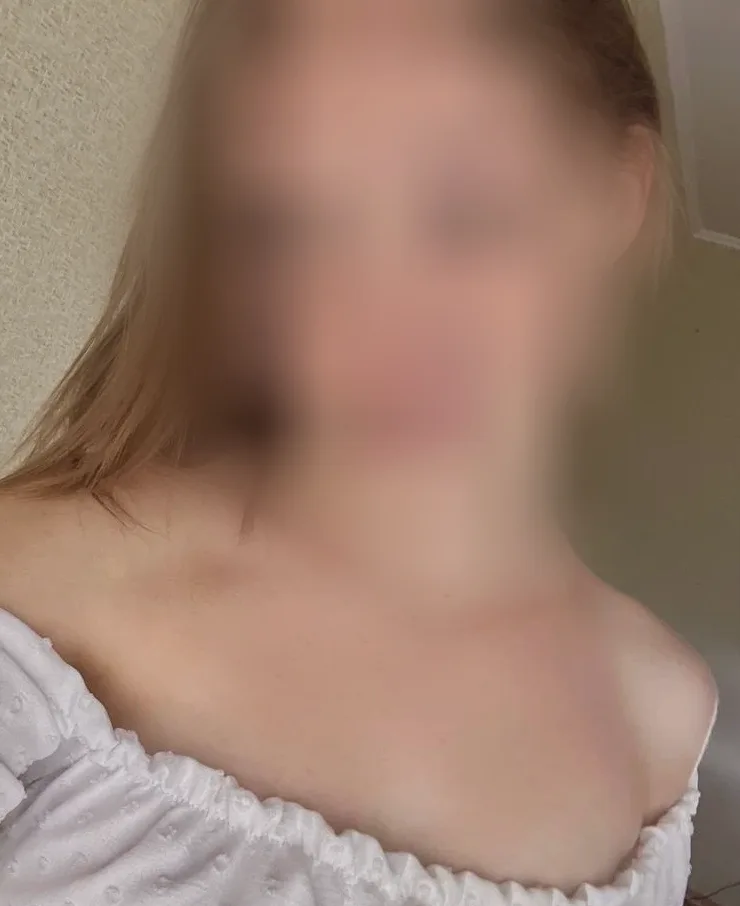 Sophie, 34