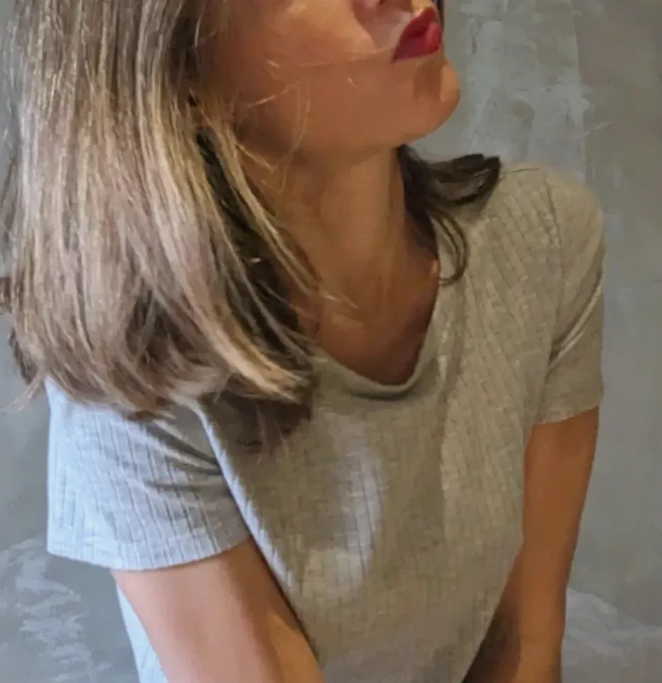Zoe, 33